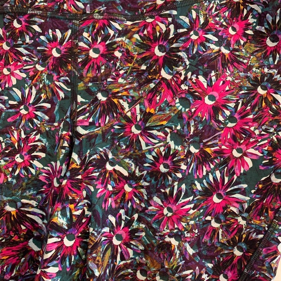 Lululemon base pace high-rice running tight 28” - Picture 5 of 5